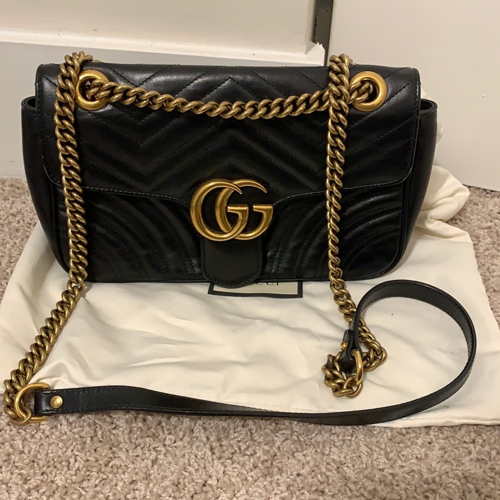 Gucci size small black leather purse!